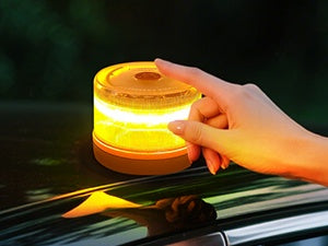 DarkFairy Luz de Emergencia V16 Aprobada por la DGT con Geolocalización 3.0 – Señalización de Ubicación para Automóviles, Plan de Datos Incluido – Base Magnética IP54 – Cumple con la Normativa 2026.